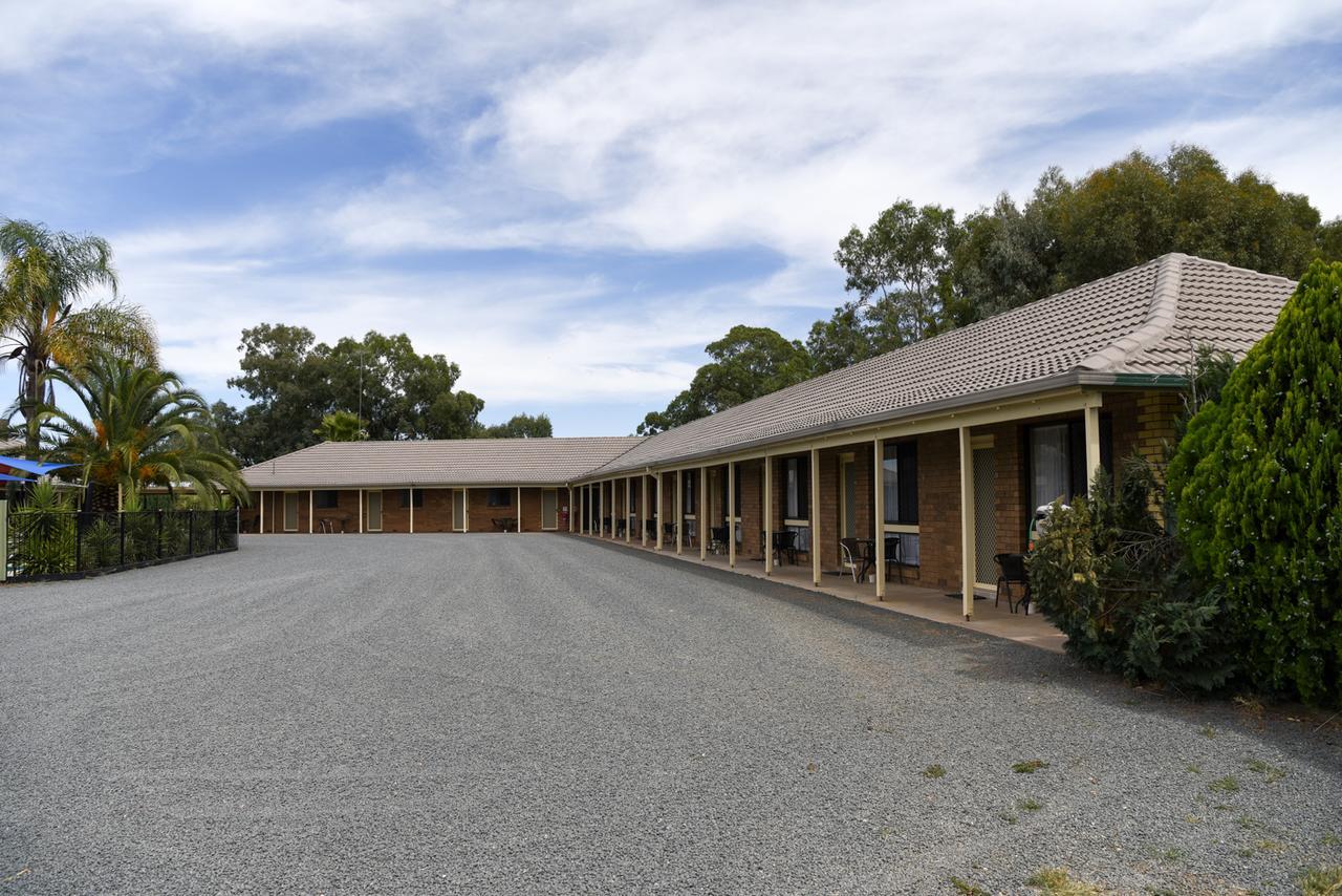 Culcairn Motor Inn Eksteriør bilde